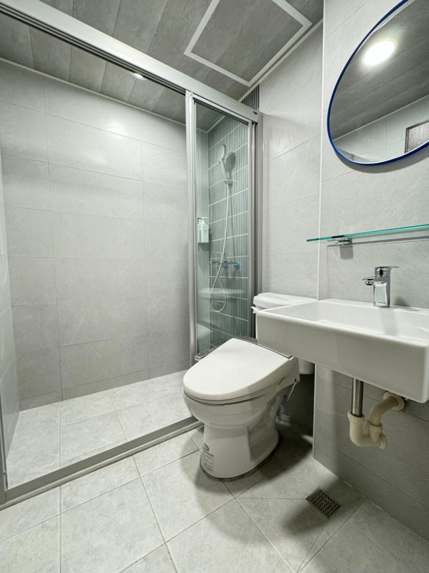 Yoshi Hotel - Tainan Sinmei Branch ภายนอก รูปภาพ